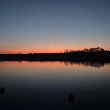 W Skolitach بيت خشبي