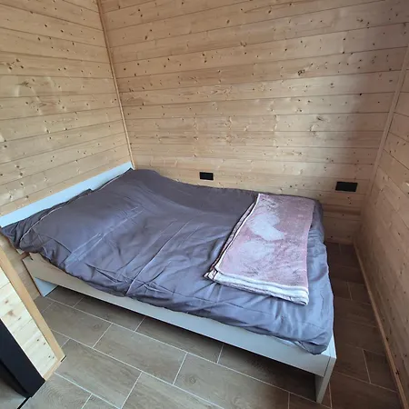 W Skolitach بيت خشبي Skolity